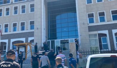 Siverek’te 30 yıldır cinayetten aranan şahıslar yakalandı.