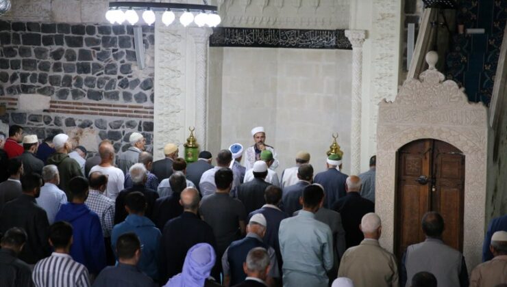 Diyarbakır ve çevre illerde Filistin’de hayatını kaybedenler için gıyabi cenaze namazı kılındı