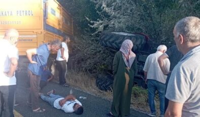 Biçerdöver ile traktör çarpıştı