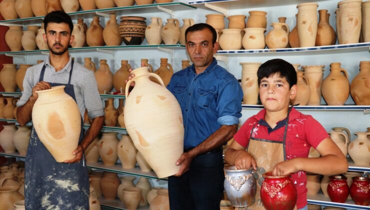 Oğullarıyla birlikte baba mesleği çömlekçiliği yaşatıyor