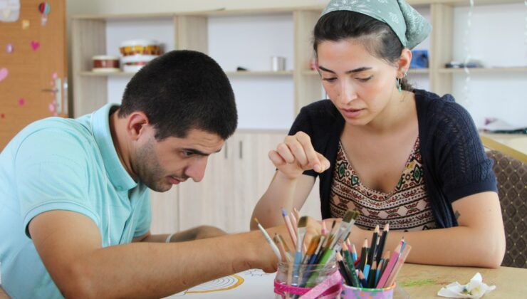 Engelsiz Yaşam Merkezi, bedensel engelli Veysel’i hayata bağladı