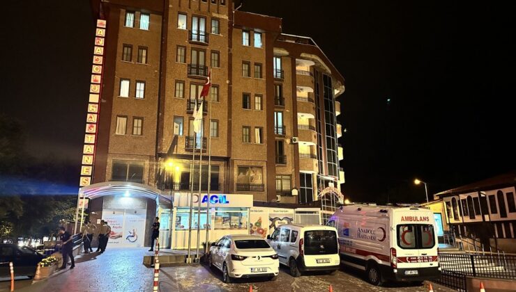 Önce eşini, sonra iki polis memurunu yaraladı