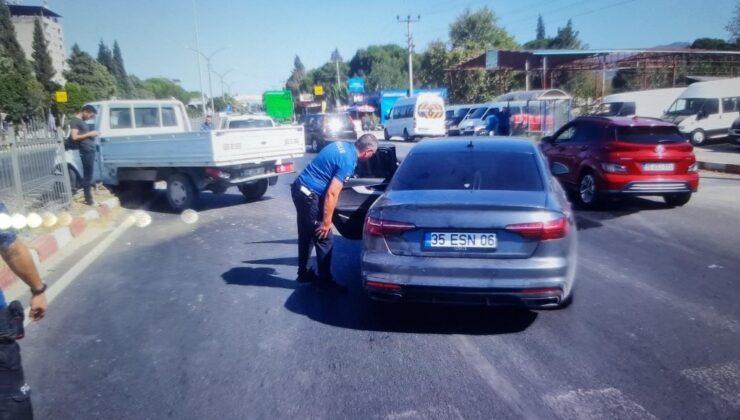 Kazayı karışıp kaçan araçta silah ele geçirildi