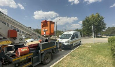 Hırsızlar kavşak kontrol cihazını çaldı