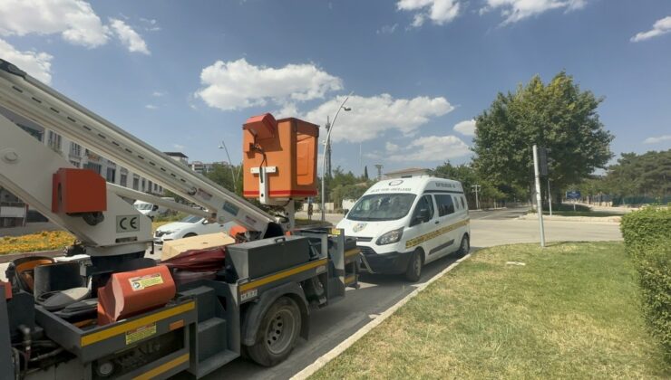 Hırsızlar kavşak kontrol cihazını çaldı