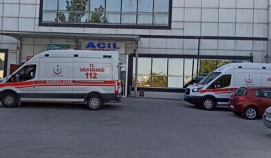 Gercüş’te iki aileden 10 kişi zehirlenme şüphesiyle hastaneye kaldırıldı