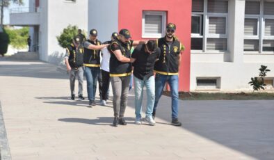 Otomobili gasp edip kredi kartından harcama yapan 4 kişi tutuklandı