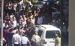 Batman’da kaçak malzeme satan şüpheli gözaltına alınırken ailesi polise saldırdı