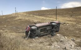TPAO’ya ait kamyonet şarampole devrildi: 2 yaralı