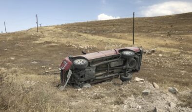 TPAO’ya ait kamyonet şarampole devrildi: 2 yaralı