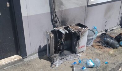 Klima aşırı sıcak ve çalışmaya dayanamadı