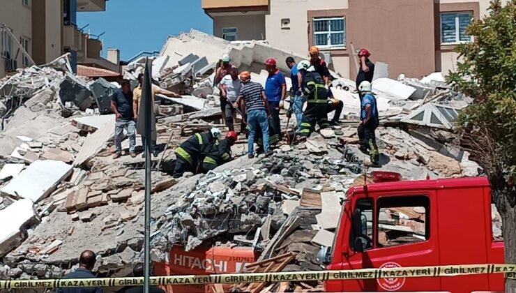 Hasarlı bina kepçe operatörünün üzerine yıkıldı