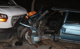 Şanlıurfa’da otomobil ile kamyonet çarpıştı: 2 yaralı
