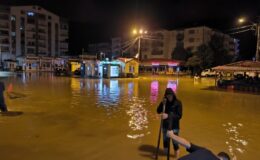Artvin’in Arhavi ilçesinde şiddetli yağmur su baskınlarına neden oldu