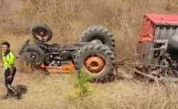 Traktör altında kalan çiftçi hayatını kaybetti
