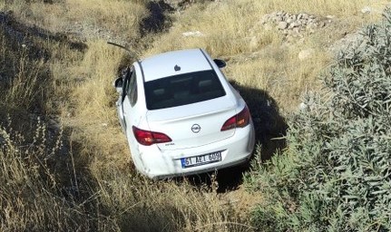 Tır ile çarpışan otomobil şarampole yuvarlandı: 1 yaralı