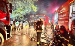 Turgutlu Sanayi Sitesi’nde çıkan yangında 3 işyeri küle döndü