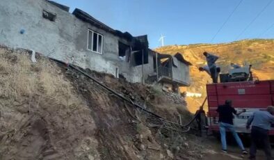Çıkan yangın evi küle çevirdi