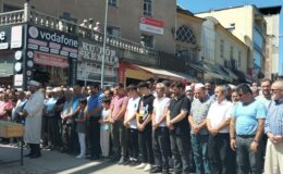Eski eşi tarafından keser sapı ile öldürülen kadın son yolculuğuna uğurlandı