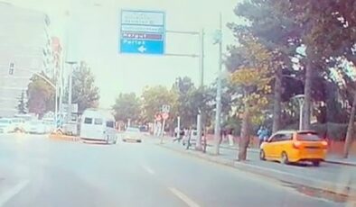 Elazığ’da yaya kadına çarpan otomobil kaza anı kamerada
