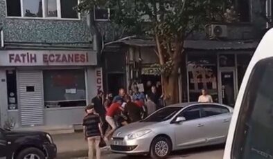Boks maçını aratmadı, Tekme ve yumruklar havada