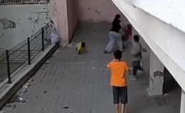8 Yaşındaki Çocuk Topunu Almayınca Komşusu Tarafından Darp Edildi