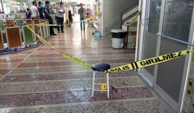 Dehşet Anları: Kayınbirader Eniştesine Bıçak Saplayarak Kaçtı