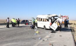 Minibüs Faciası: 1 Ölü, 10 Yaralı