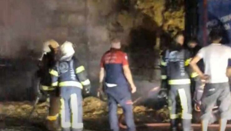 Alevler Arasında Saman Yüklü Tır Adeta Alev Topuna Döndü