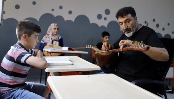 Bağlama Ustası Ramazan Evliyaoğlu: Tellerin Dokusunda Hayat Var