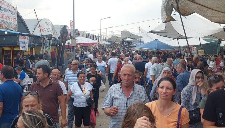 Tarihi ‘Pavli Panayırı’nda Mahşeri Kalabalık