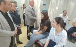 Öğretmenleri Taşıyan Minibüs ve Kamyonet Çarpıştı: 12 Yaralı