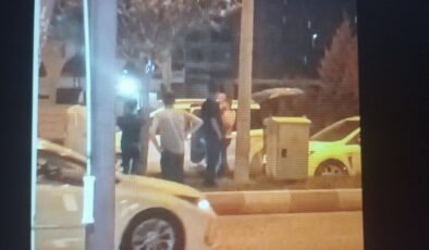 Gece Kazası: Mardin’de Otomobil Kaldırıma Çıktı, 1 Yaralı