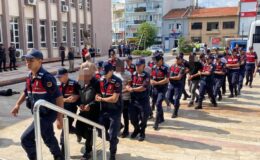 Polisin bıçaklanması olayı ile ilgili gözaltına alınan 8 şüpheli adliyeye sevk edildi