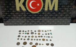 Valizinden tarihi eser çıktı