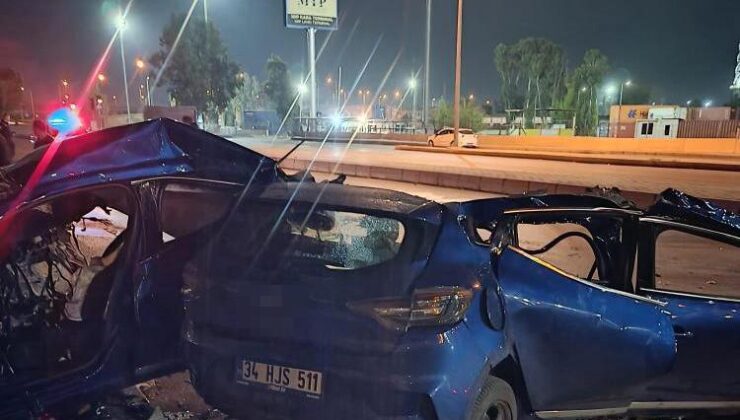 Direğe çarpan otomobil kağıt gibi yırtıldı.