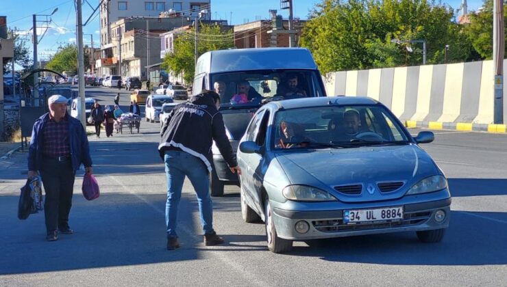 Narkotik polisleri Ergani’de vatandaşları bilgilendirdi