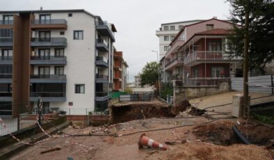 İstinat duvarı çöktü: 4 bina mühürlendi, 83 kişi tahliye edildi