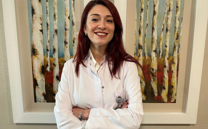 Türkiye’de 2021 yılında 32 bin olan HIV pozitif hasta sayısının, 2 kat fazla olduğu değerlendiriliyor