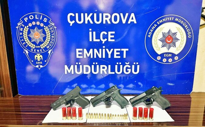 Masaj salonlarından silah çıktı