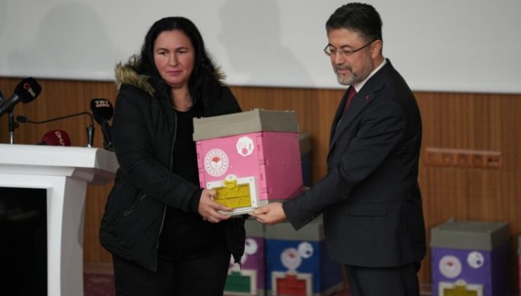 Bakan Yumaklı: “Bal üretiminde dünyanın bir numarasına oturacağız”