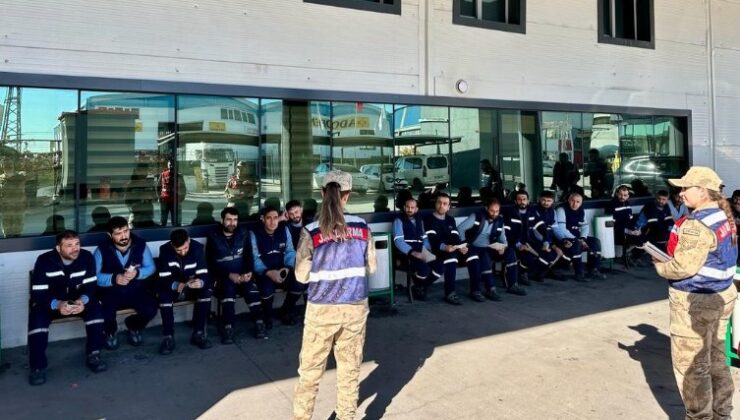 Diyarbakır’da jandarma, şiddete karşı bilinçlendiriyor
