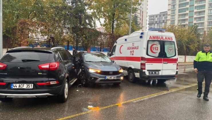 Kayapınar’da  kavşağa kontrolsüz giren iki otomobil çarpıştı: 1 yaralı