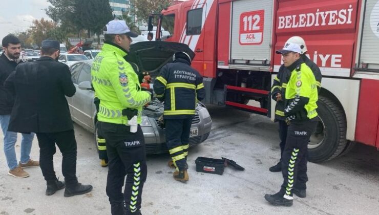 Adıyaman’da otomobil alev alev yandı