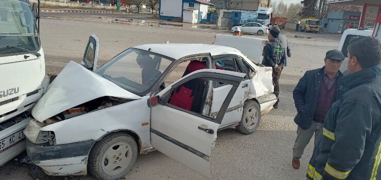Erciş’te zincirleme kaza: 2 yaralı