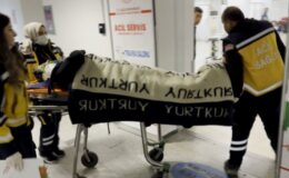 Aksaray’da korkudan balkondan atladı