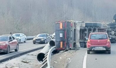 İnegöl’de tır devrildi: yaralı sürücü