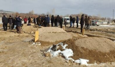 Ağrı’da acı kazanın yası sürüyor