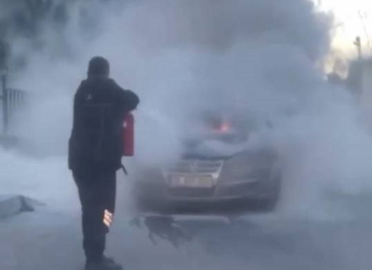 Otobanda trafikte alev paniği