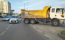 Kamyon ile hafif ticari araç çarpıştı: 2 yaralı